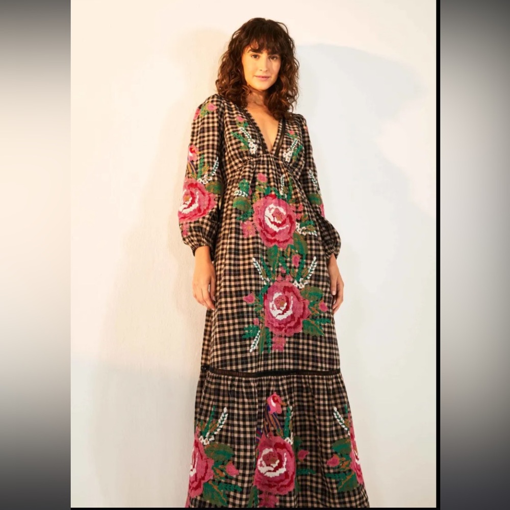 Farm Rio stitched 🐓 🌹 dress